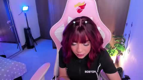 Snapshot of miaa_06 chatting on 18, 12, 2025 mia nicolle online show from 18, 12, 2025