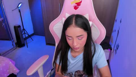 Snapshot of miaa_06 chatting on 23, 12, 2025 mia nicolle online show from 23, 12, 2025