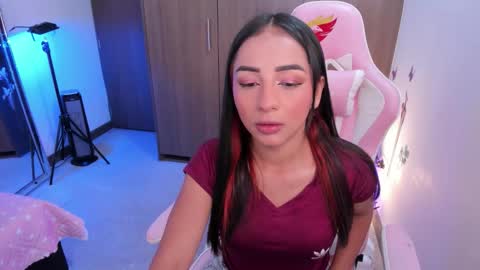 Snapshot of miaa_06 chatting on 7, 1, 2026 mia nicolle online show from 7, 1, 2026