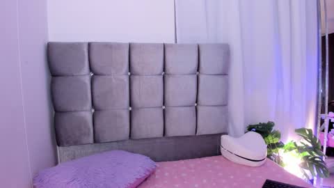 Snapshot of miaa_06 chatting on 3, 2, 2026 mia nicolle online show from 3, 2, 2026