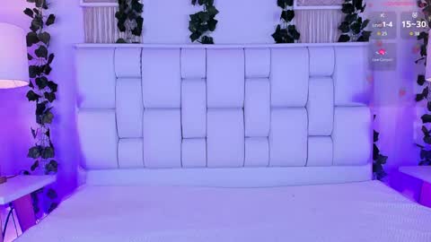 Mia online show from 4, 4, 2026