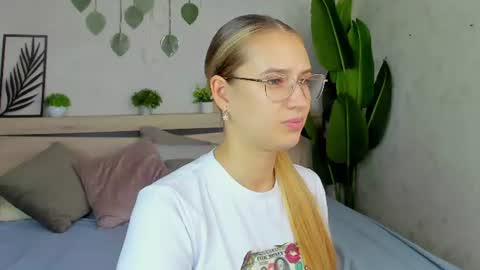Mia online show from 5, 8, 2026
