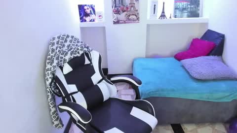       online show from 4, 10, 2025