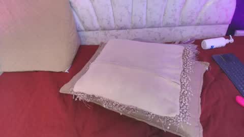 Mia online show from 3, 6, 2026