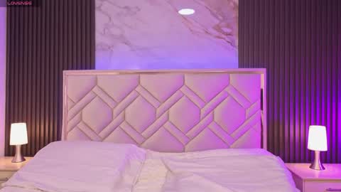 Miaa Farrel online show from 22, 4, 2026