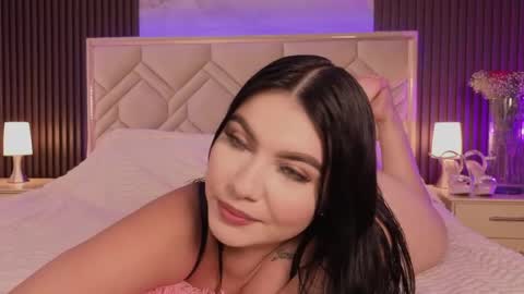 Miaa Farrel online show from 24, 4, 2026