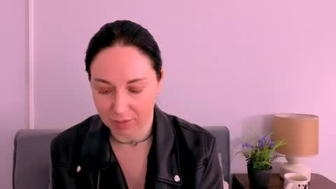 Mia online show from 25, 4, 2026