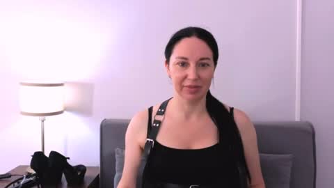 Mia online show from 18, 7, 2026