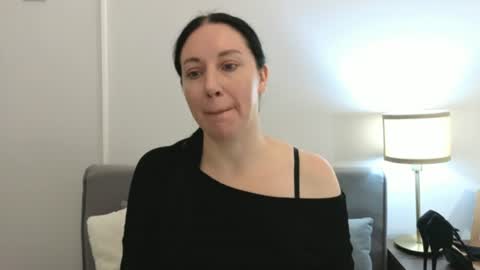 Mia online show from 23, 7, 2026