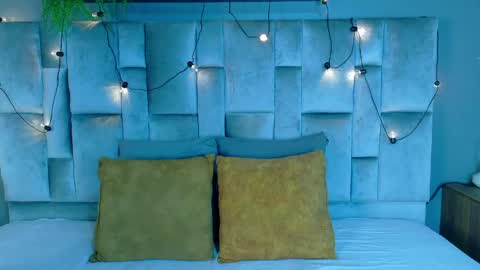 miaanderson__ online show from 14, 5, 2026