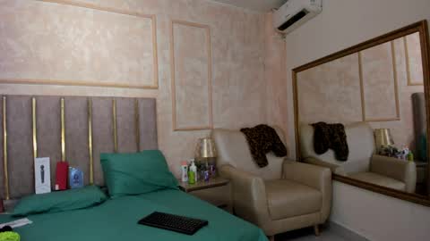 Miaasummer online show from 22, 4, 2026