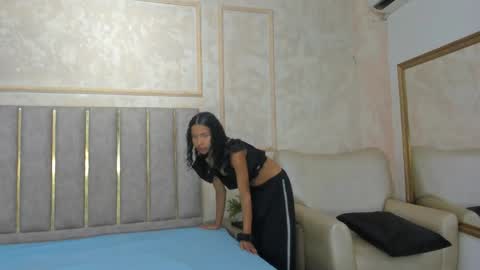 Miaasummer online show from 23, 4, 2026