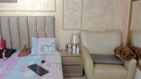 Miaasummer online show from 24, 4, 2026