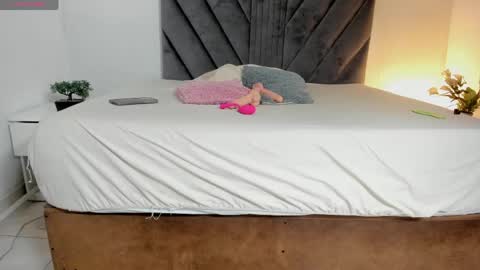 Snapshot of miaatorres_ chatting on 9, 6, 2026 miaatorres_ online show from 9, 6, 2026