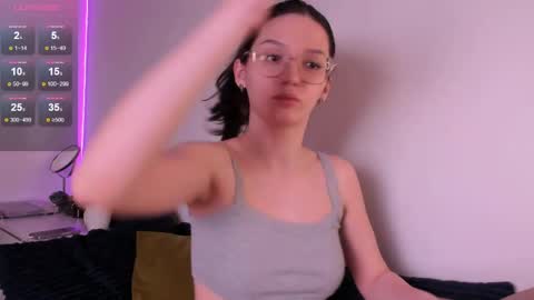 Snapshot of miabellee_ chatting on 1, 5, 2026 mia online show from 1, 5, 2026