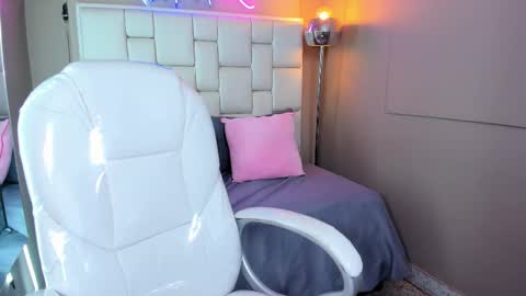 Mia Camille online show from 26, 3, 2026