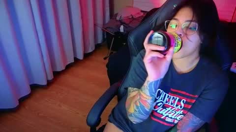 Mia online show from 10, 3, 2025