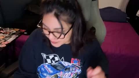 Mia online show from 7, 6, 2026