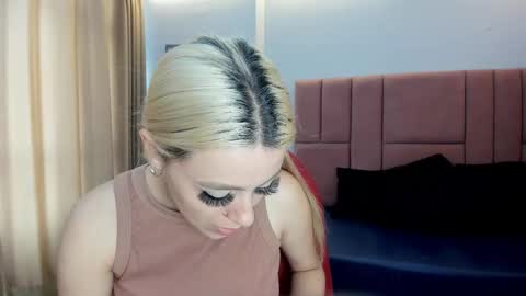 Snapshot of miacarperrlux chatting on 17, 3, 2026 MiaCarper online show from 17, 3, 2026
