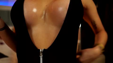 Mia online show from 5, 11, 2025