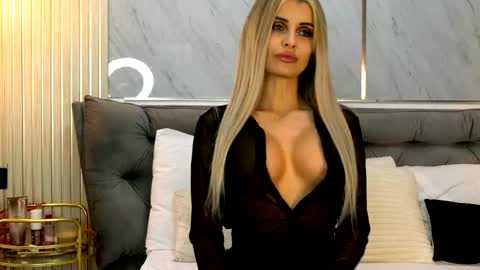 Snapshot of miacharm1 chatting on 30, 5, 2026 Mia online show from 30, 5, 2026