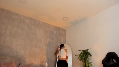 miacooper online show from 10, 10, 2025