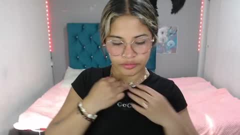 miacumgirl online show from 9, 6, 2026