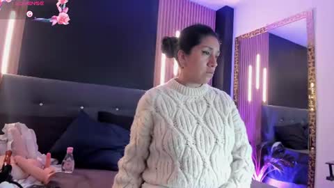 Mia Carter  Schedule 800 - 1430 gtm-5 online show from 25, 6, 2026