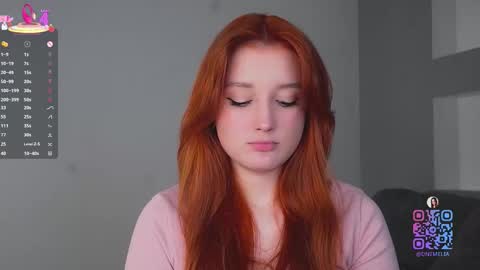 Snapshot of miagloww chatting on 25, 11, 2025 Mia online show from 25, 11, 2025