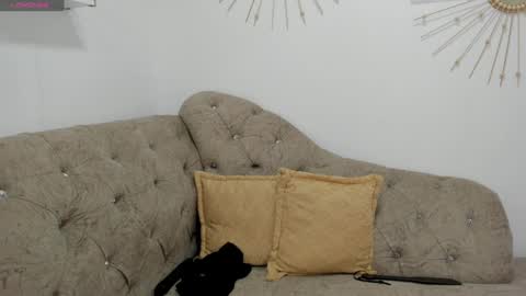 Miah Collins online show from 7, 2, 2025