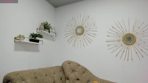 Miah Collins online show from 1, 3, 2025