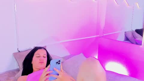 Snapshot of miahansson chatting on 25, 6, 2026 MIA online show from 25, 6, 2026