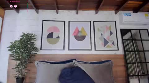 Mia  online show from 1, 12, 2025