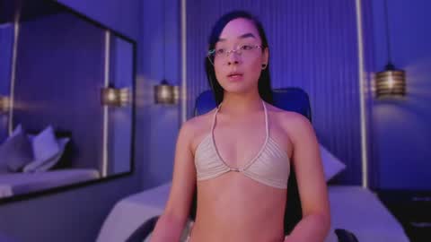 Mia Larouse online show from 22, 4, 2026