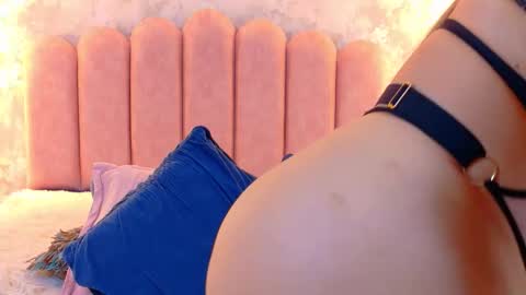 Mia online show from 6, 3, 2026