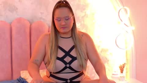 Mia online show from 23, 4, 2026