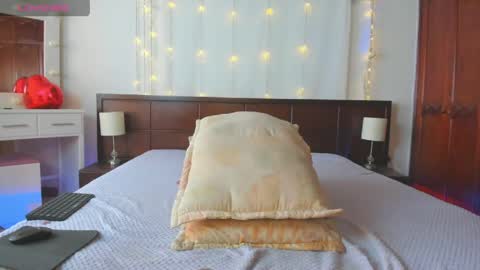 Mia  online show from 28, 4, 2026