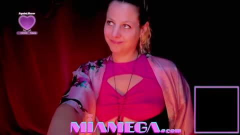 Snapshot of miamega chatting on 16, 4, 2026 Mia online show from 16, 4, 2026