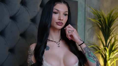 Snapshot of miamicoffee chatting on 15, 9, 2025 Miami online show from 15, 9, 2025