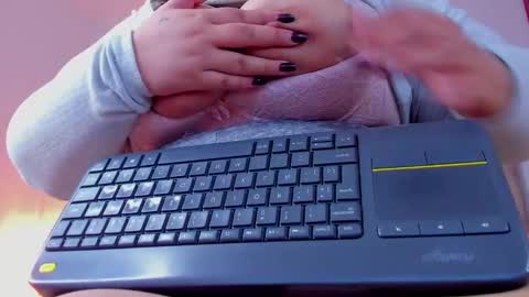 mia miller online show from 26, 11, 2025