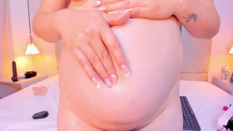 Snapshot of miamiller69 chatting on 5, 1, 2025 Mia online show from 5, 1, 2025