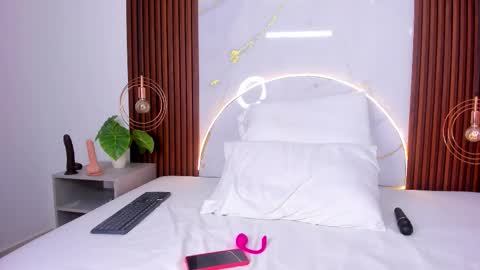 Snapshot of miamiller69 chatting on 1, 10, 2025 Mia online show from 1, 10, 2025