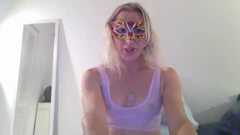 miamitransgirl305 online show from 26, 4, 2026