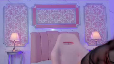 Mia   -5 7001400 Follow  online show from 11, 3, 2025