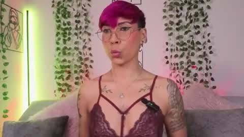 Mia Morgann online show from 15, 4, 2026