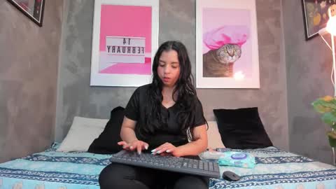 Mia online show from 27, 10, 2025