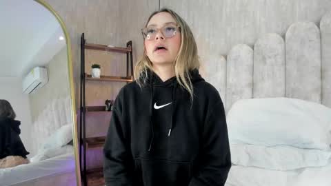 MIA online show from 21, 4, 2026