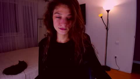 Mia online show from 9, 7, 2026