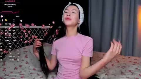 Snapshot of miarielle chatting on 22, 6, 2026 Liz online show from 22, 6, 2026