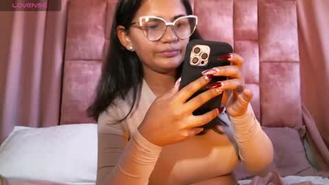 miasaandovaal 22 online show from 10, 1, 2025